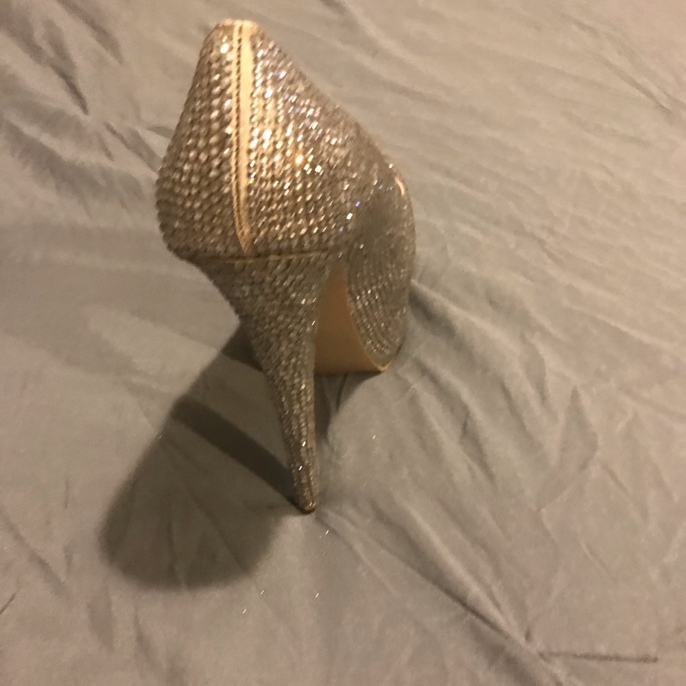 Heels - Picture 3 of 4